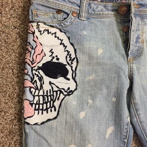 Skull Jeans Size 32 waist